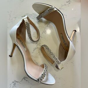 Nina Formal Dress/Wedding Heels - Size 9.5 U.S.